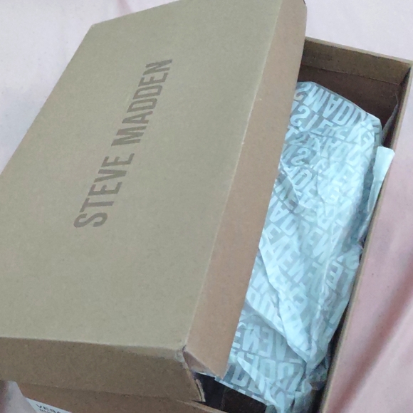 VESA-R Rhinestones - Picture 4 of 4